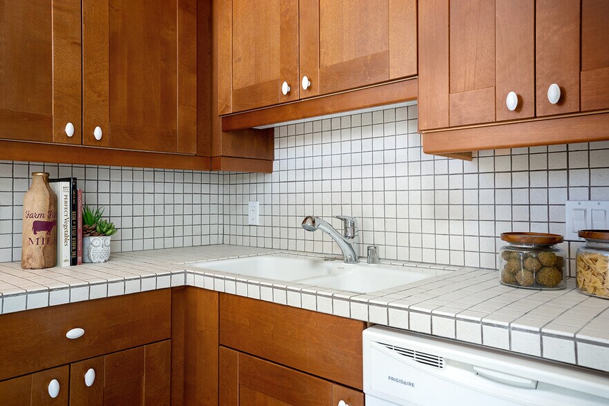 More Photos Of 9500 W Olympic Blvd, Beverly Hills Apartments For Sale