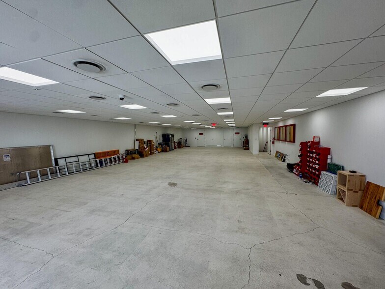 More Photos Of 130 Duval St, Key West General Retail For Lease