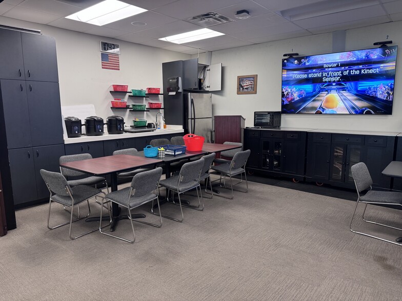 More Photos Of 2200 George Dieter Dr, El Paso Healthcare For Sale