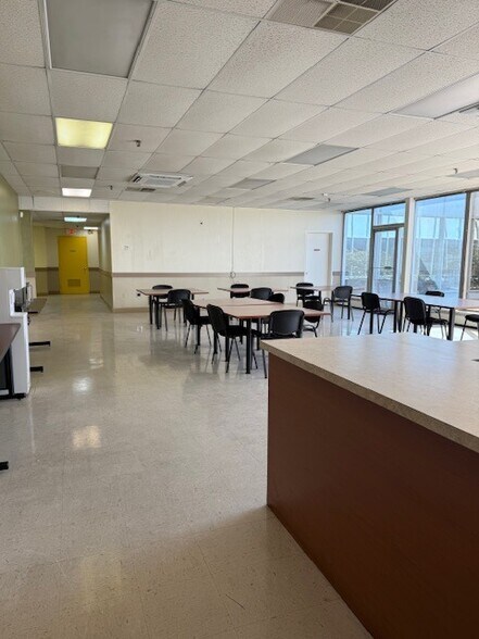 More Photos Of 2 Volvo Dr, Rockleigh Light Manufacturing For Lease