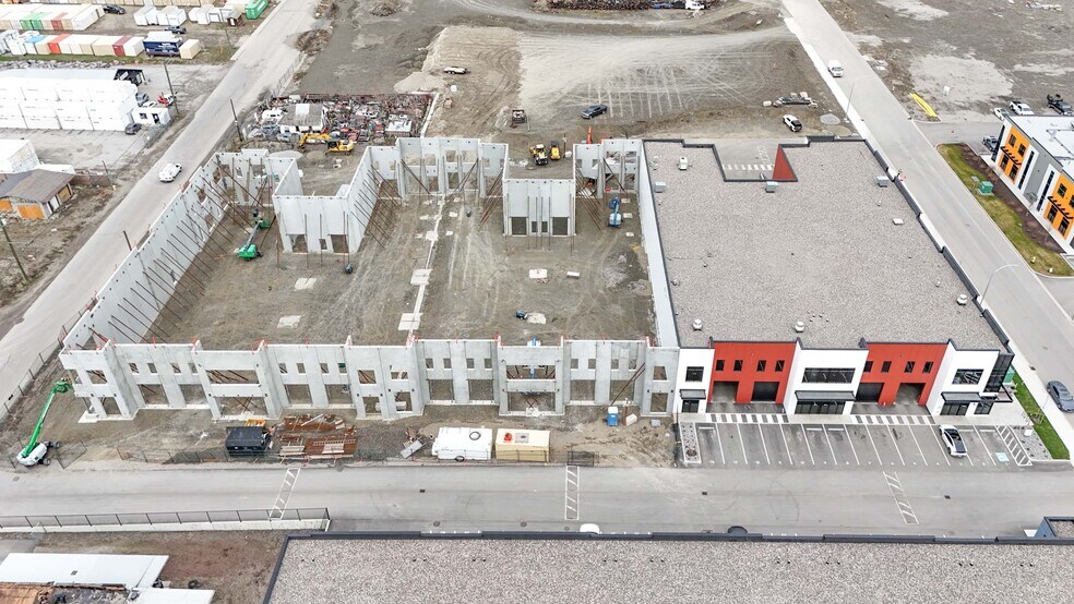 More Photos Of 4605 34 St, Vernon Distribution For Lease