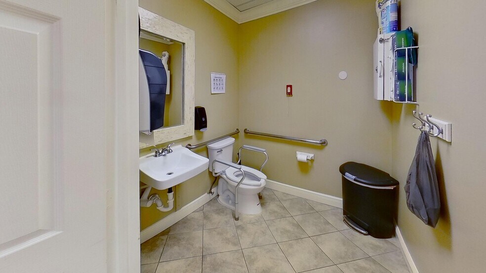 More Photos Of 7821-7843 Seminole Blvd, Seminole Medical For Lease