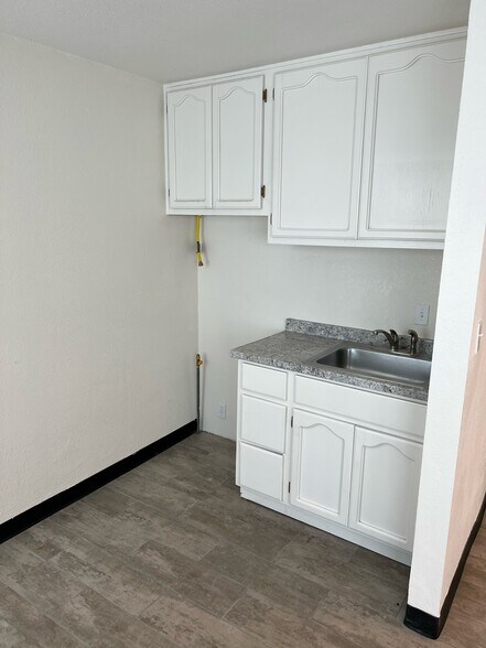 More Photos Of 13095 San Fernando Rd, Sylmar Flex For Lease