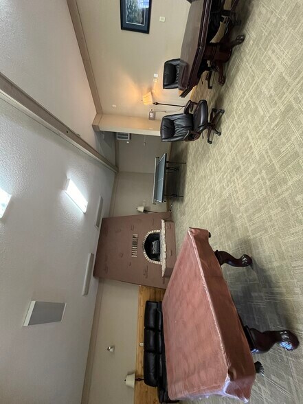 More Photos Of 913 4th St SW, Stanley Hotel For Lease