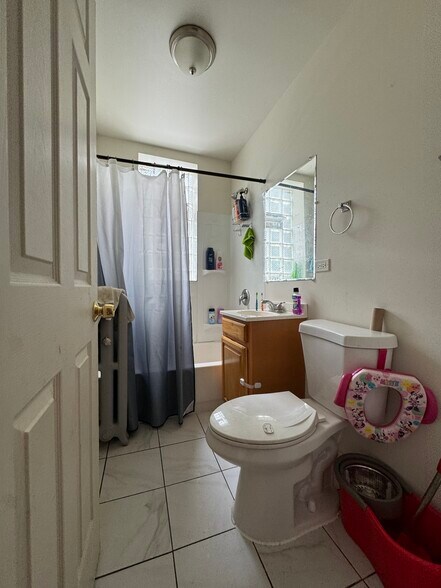 More Photos Of 7342 S Kingston Ave, Chicago Apartments For Sale