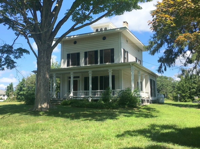 More Photos Of 1572 Saybrook Rd, Haddam General Retail For Sale