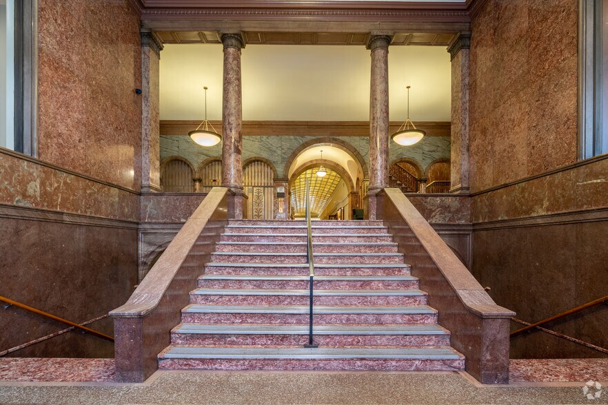 More Photos Of 141 4th St E, Saint Paul Apartments For Lease