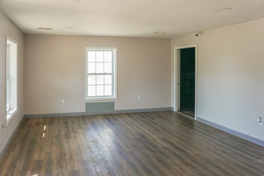 More Photos Of 18119 State Route O, Rolla Industrial For Sale
