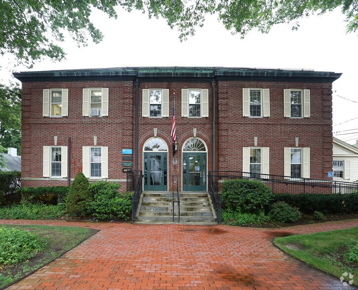 More Photos Of 12 Main St, Essex Office For Lease
