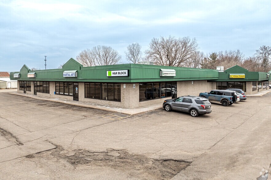 More Photos Of 13185-13205 Saint Croix Ave, Lindstrom General Retail For Sale
