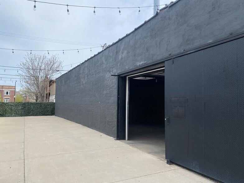 Primary Photo Of 2516-2522 W Madison St, Chicago Warehouse For Sale