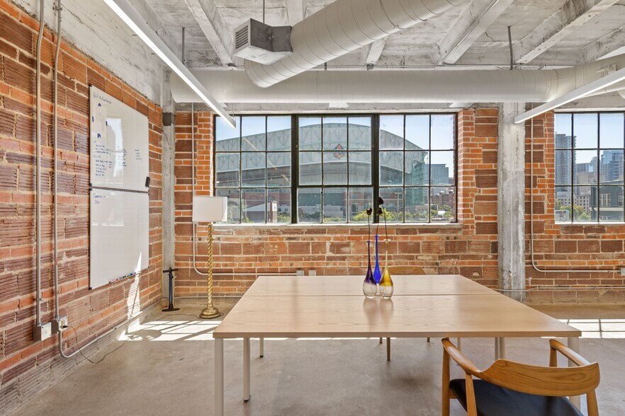 More Photos Of 1701 Commerce St, Houston Loft Creative Space For Lease