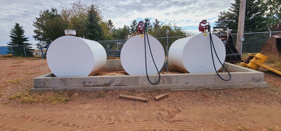 More Photos Of 860 35th Ave E, Dickinson Warehouse For Sale