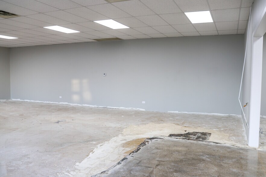 More Photos Of 2700 White Settlement Rd, Fort Worth Showroom For Lease