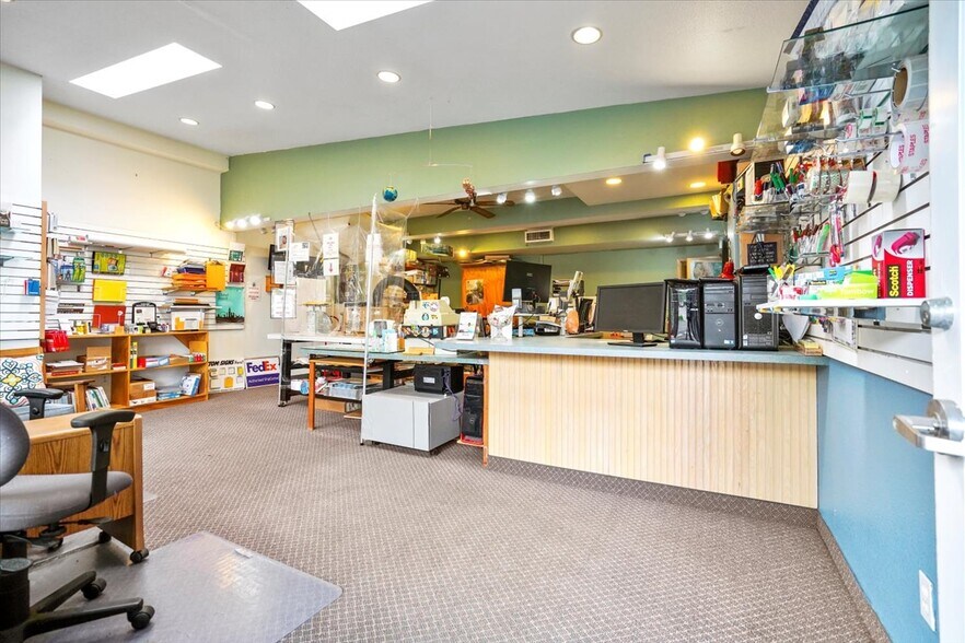 More Photos Of 171 Sunset Blvd, Cannon Beach Storefront Retail Residential For Sale