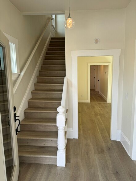 More Photos Of 405 N Roop St, Carson City Office For Lease