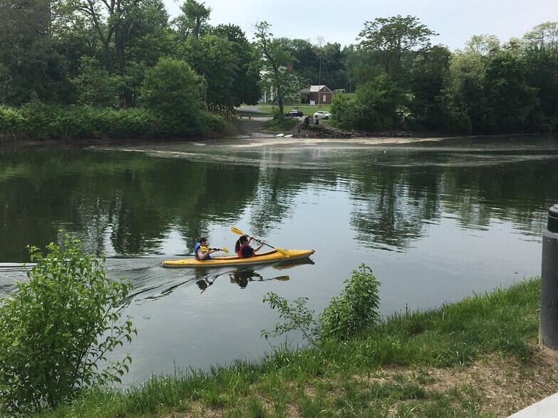 More Photos Of 138 Water St, Catskill Restaurant For Lease