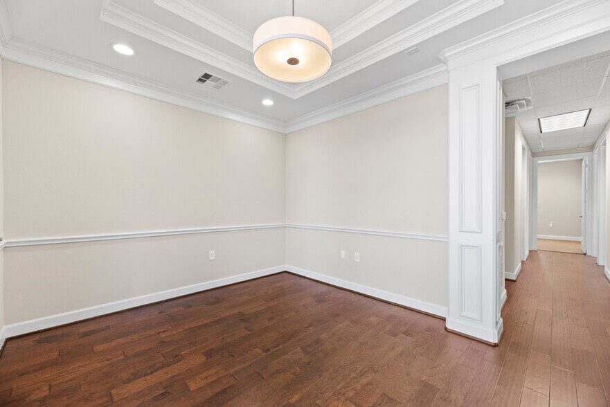 More Photos Of 1526 Katy Gap Rd, Katy Medical For Lease