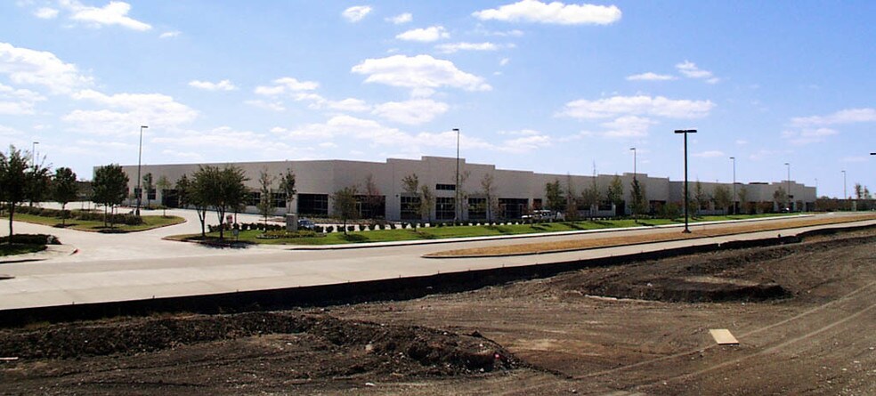 More Photos Of 16650 Westgrove Dr, Addison Light Manufacturing For Lease