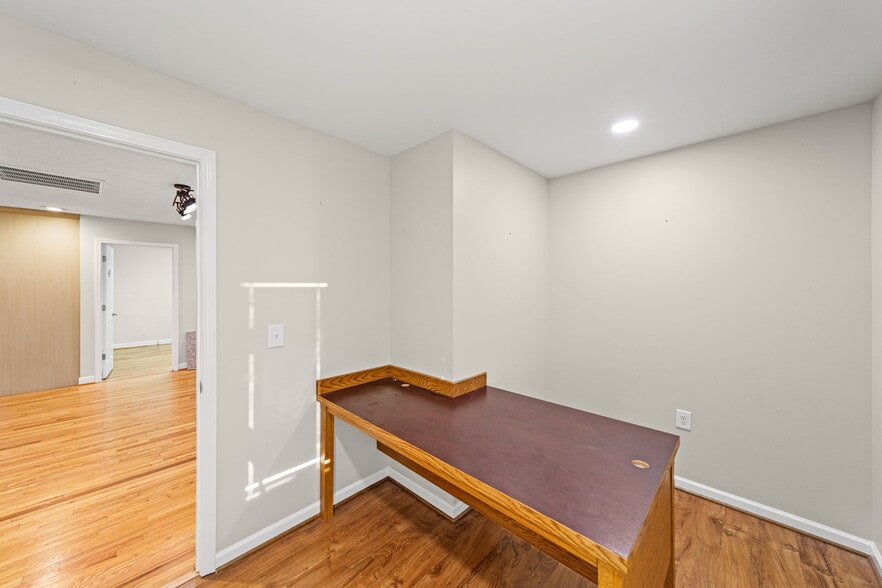 More Photos Of 125 Woodhaven Rd, North Wilkesboro Office For Sale