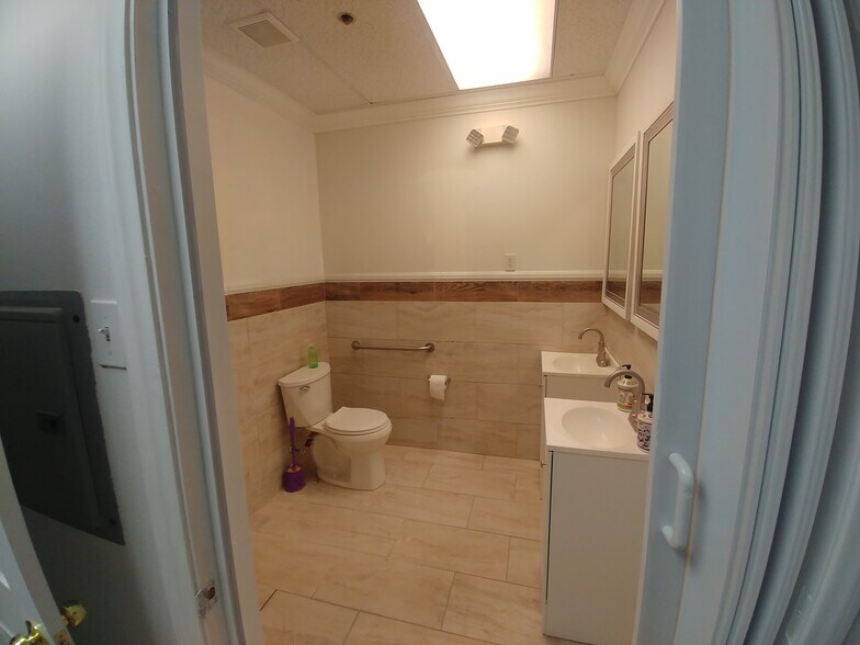 More Photos Of 6950 Via Olivero Ave, Las Vegas Office For Sale