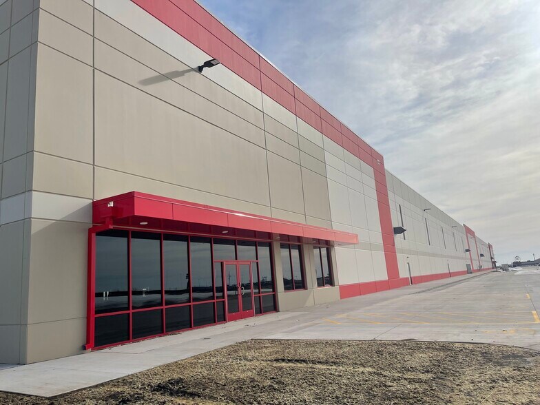 More Photos Of 510 Sterling Dr, Walcott Light Manufacturing For Lease