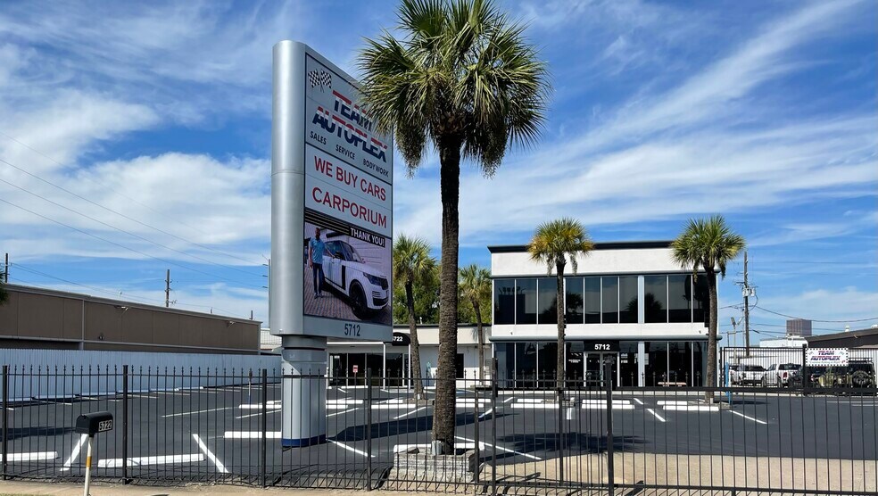 More Photos Of 5712 Southwest Fwy, Houston Auto Dealership For Lease