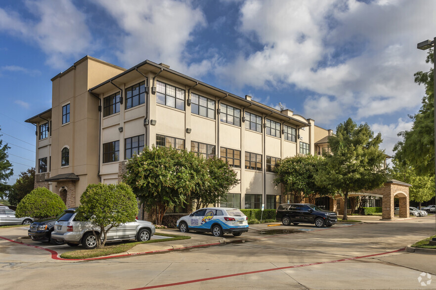 Primary Photo Of 1452 Hughes Rd, Grapevine Office For Lease