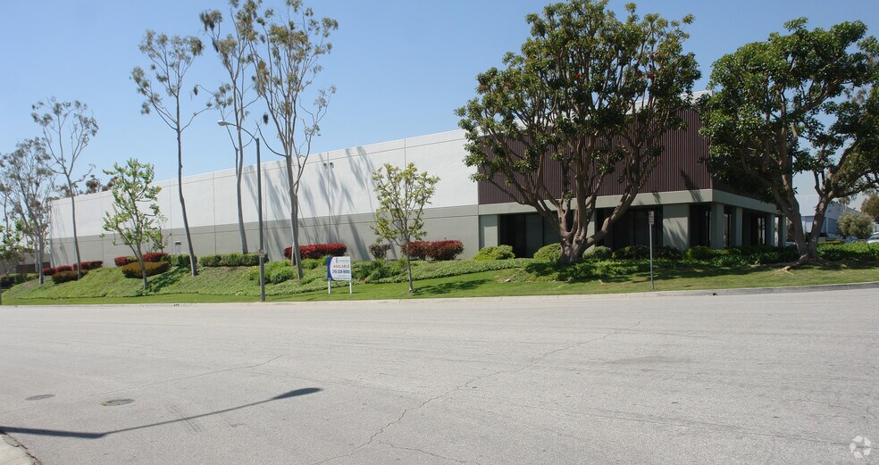More Photos Of 2030 E University Dr, Rancho Dominguez Warehouse For Lease