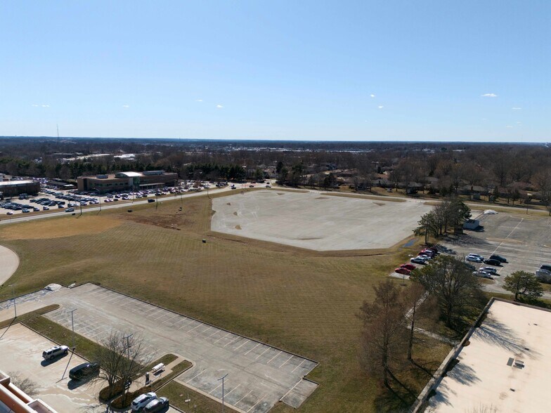 More Photos Of Maryland @ Walnut Lawn, Springfield Land For Sale