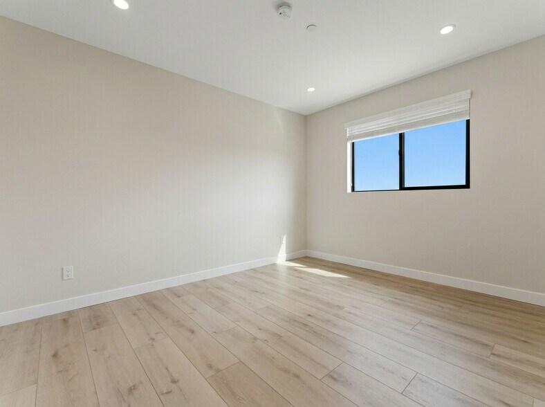 More Photos Of 5075 Pickford St, Los Angeles Apartments For Sale