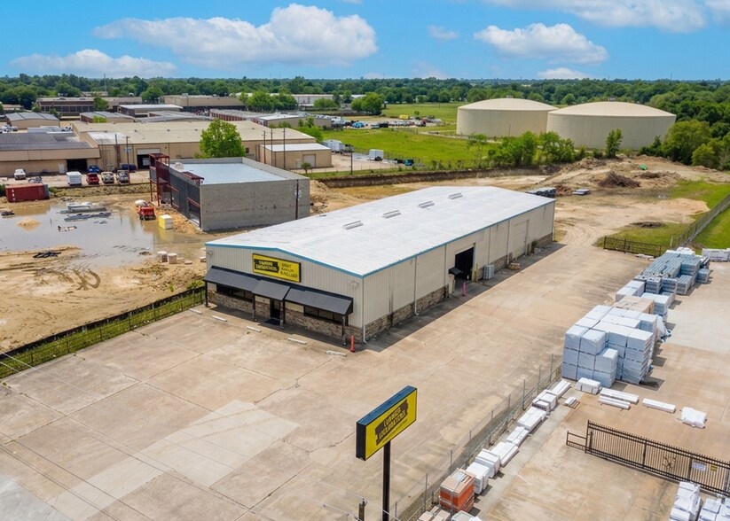 More Photos Of 2227 Gulf Fwy, League City Warehouse For Sale
