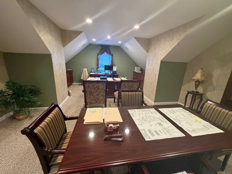 More Photos Of 730 E Second St, Blue Ridge Office For Sale