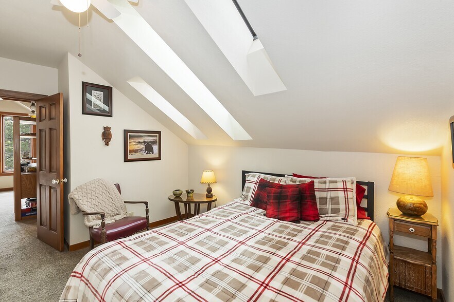 More Photos Of 39128 N Shore Dr, Fawnskin Specialty For Sale