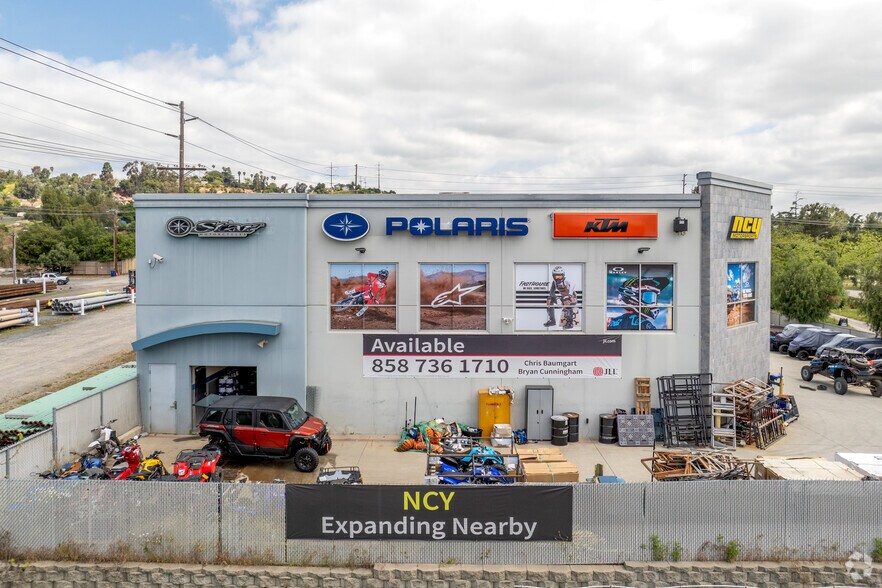 More Photos Of 2333 Montiel Rd, San Marcos Showroom For Lease