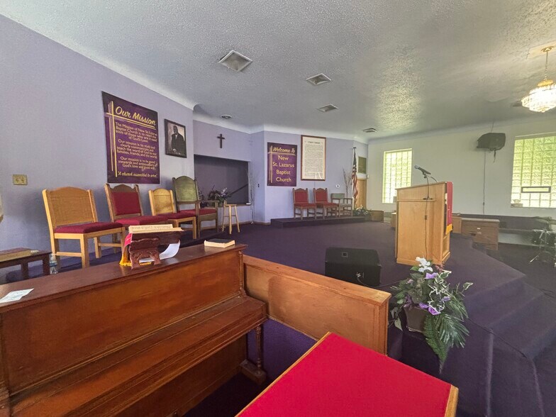 More Photos Of 10510 Sterritt St, Detroit Religious Facility For Sale