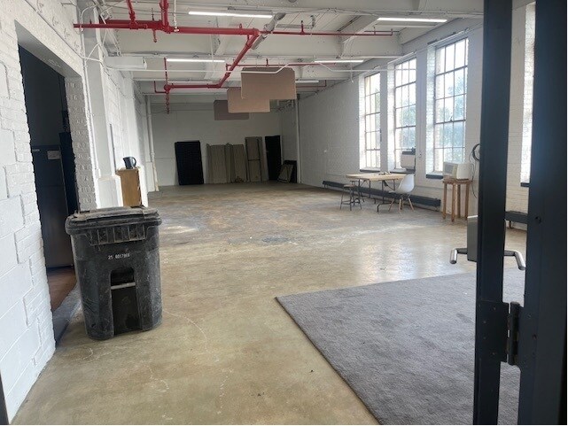 More Photos Of 3065 N Rockwell St, Chicago Industrial For Sale