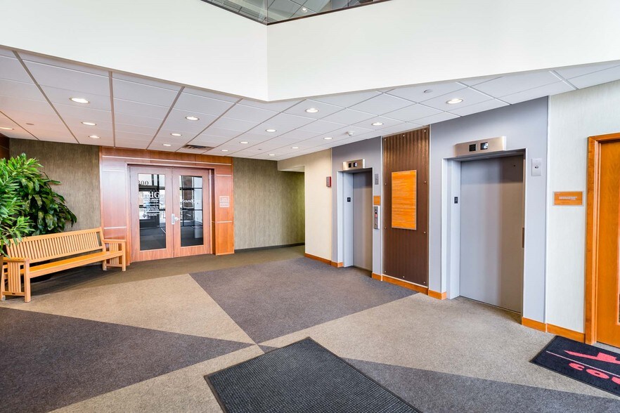 More Photos Of 7300 France Ave S, Edina Medical For Lease