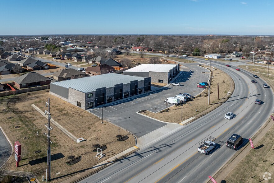 More Photos Of 822 White Rd, Springdale Unknown For Lease