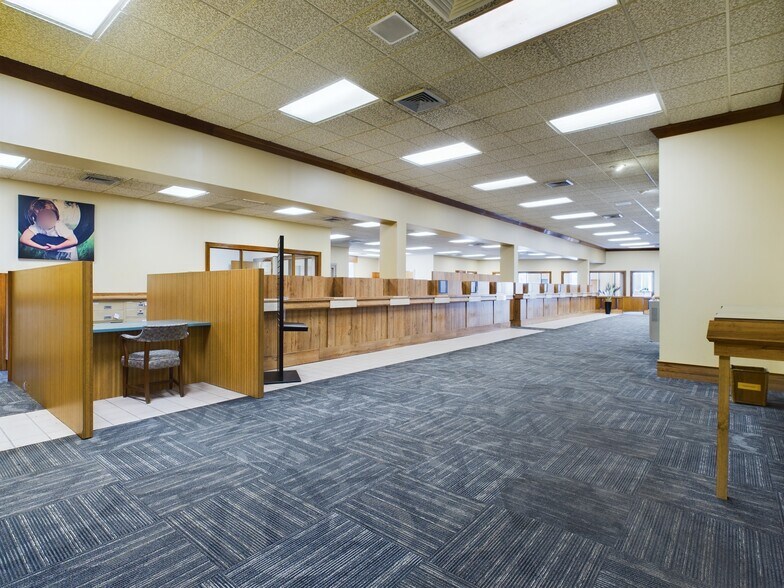 More Photos Of 101 E Elm St, Union City General Retail For Sale