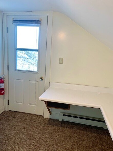 More Photos Of 162 Main St, Yarmouth Office For Lease