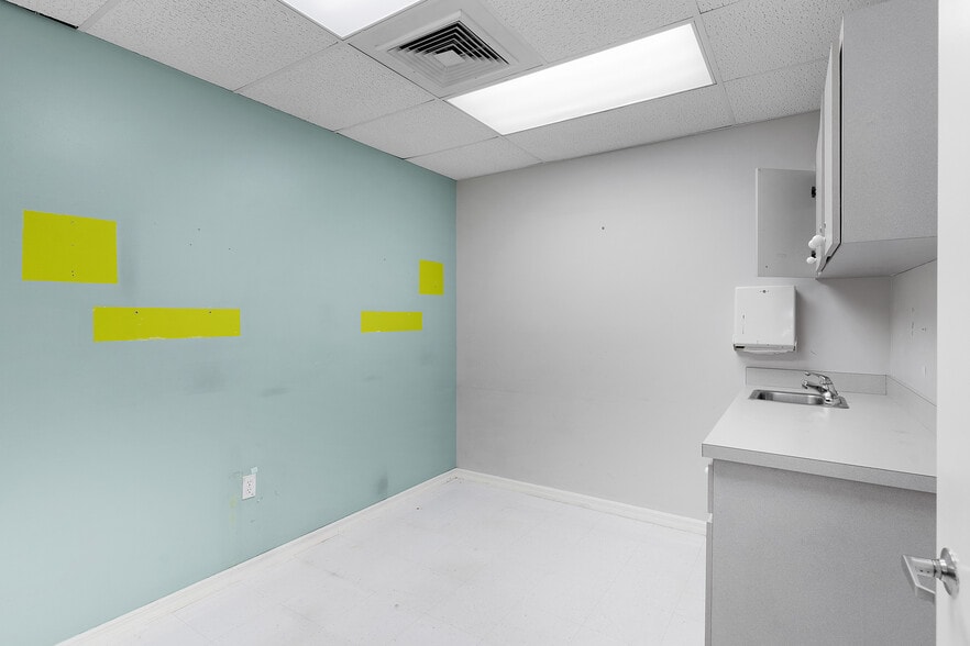 More Photos Of 17820 SE 109th Ave, Summerfield Medical For Lease