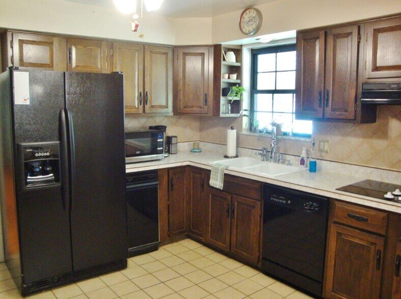 More Photos Of 4911 N Bend Rd, Cincinnati Office Residential For Sale