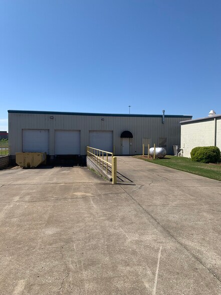 More Photos Of 6170 Research Park Blvd, Huntsville Industrial For Lease