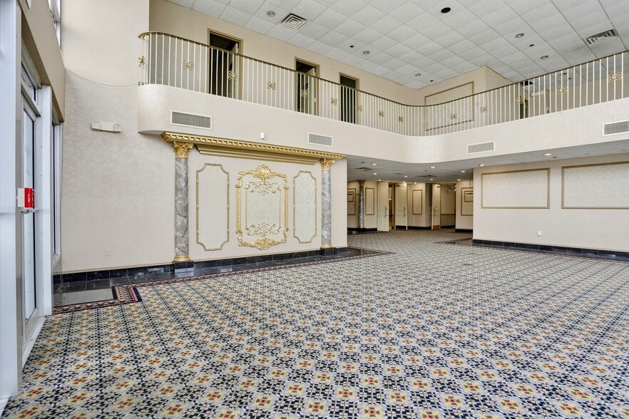 More Photos Of 505 Jermor Ln, Westminster Restaurant For Lease