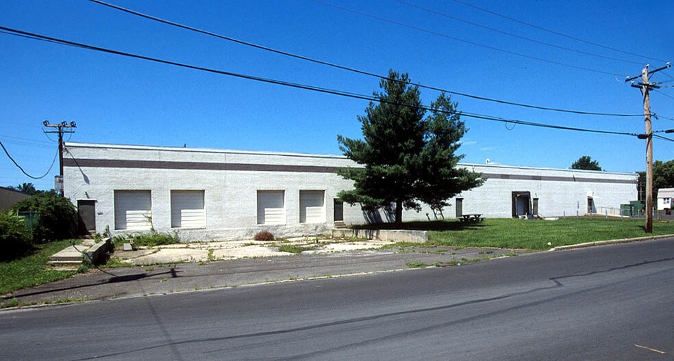 More Photos Of 1750 Woodhaven Dr, Bensalem Warehouse For Lease