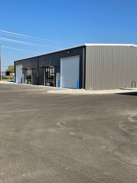 More Photos Of 1409 Lauren Ln, Caldwell Warehouse For Sale