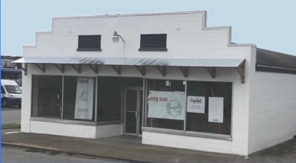 More Photos Of 241 W Eastland St, Gallatin Storefront For Sale