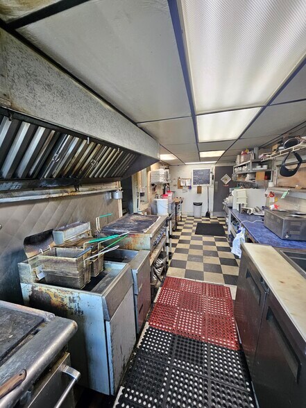 More Photos Of 6865 Erie Rd, Derby Restaurant For Sale