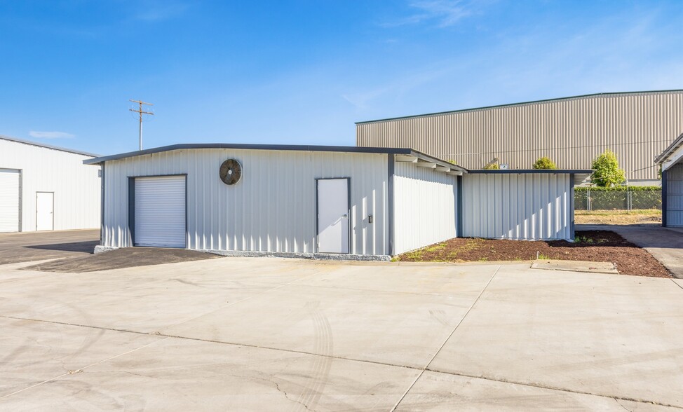 More Photos Of 1700 E Colton Ave, Redlands Warehouse For Sale